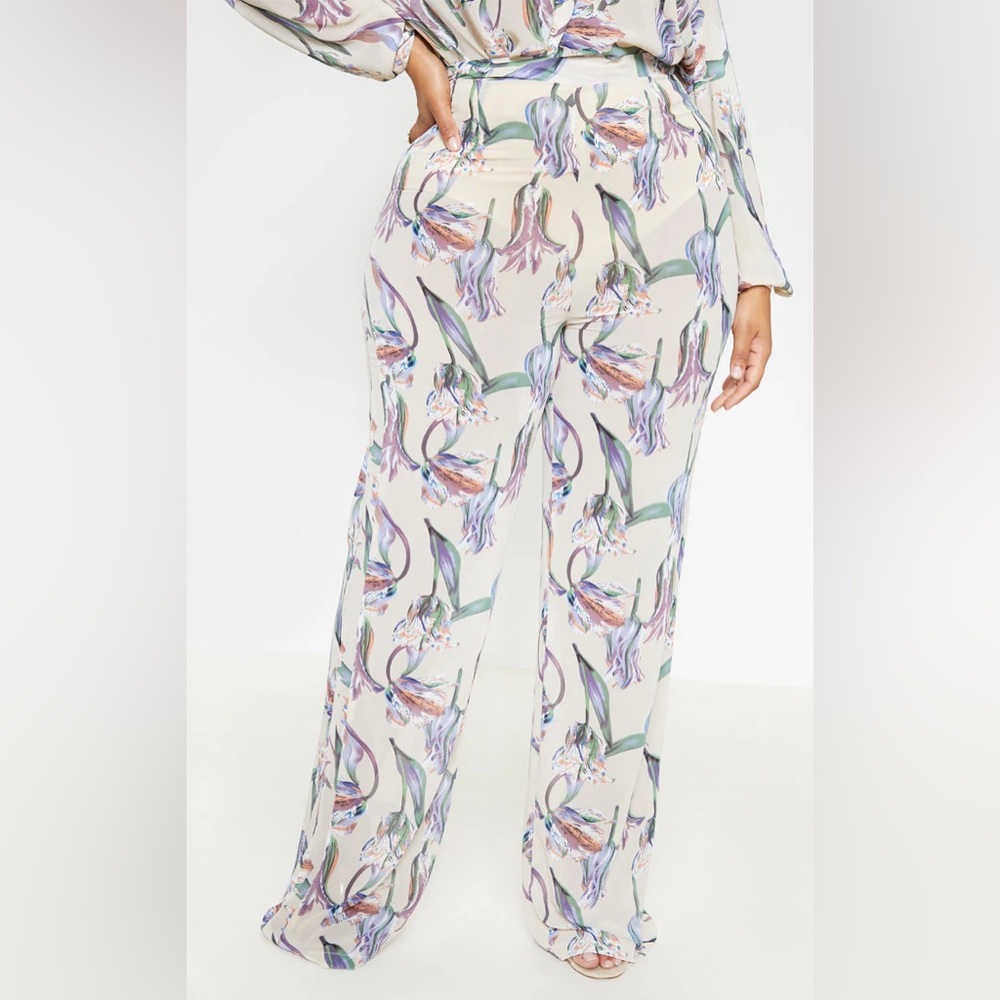 PRETTYLITTLETHING Plus Dusty Pink Floral Wide Leg Pants Trousers Size 18 NWT - Picture 1 of 7